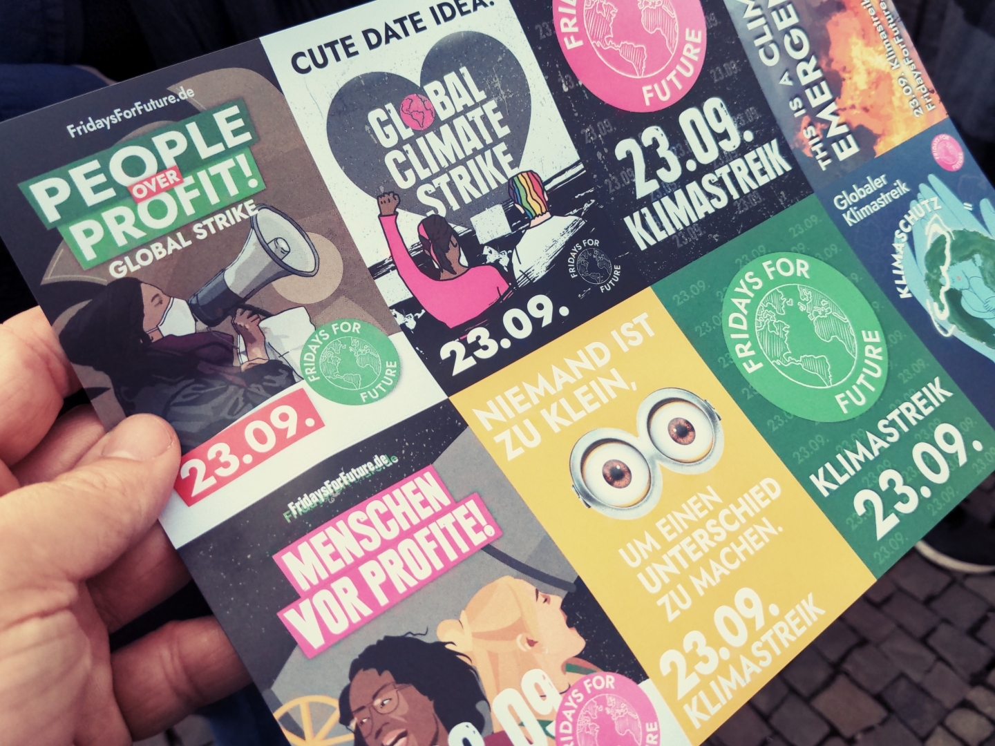 Ein Stickerbogen zum Klimastreik.