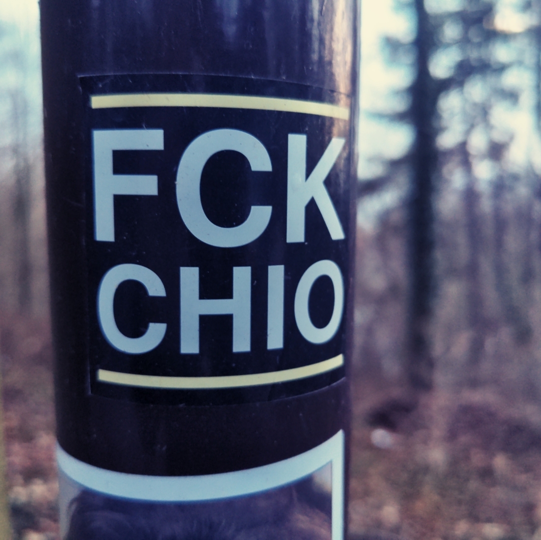 Aufkleber "FCKCHIO"