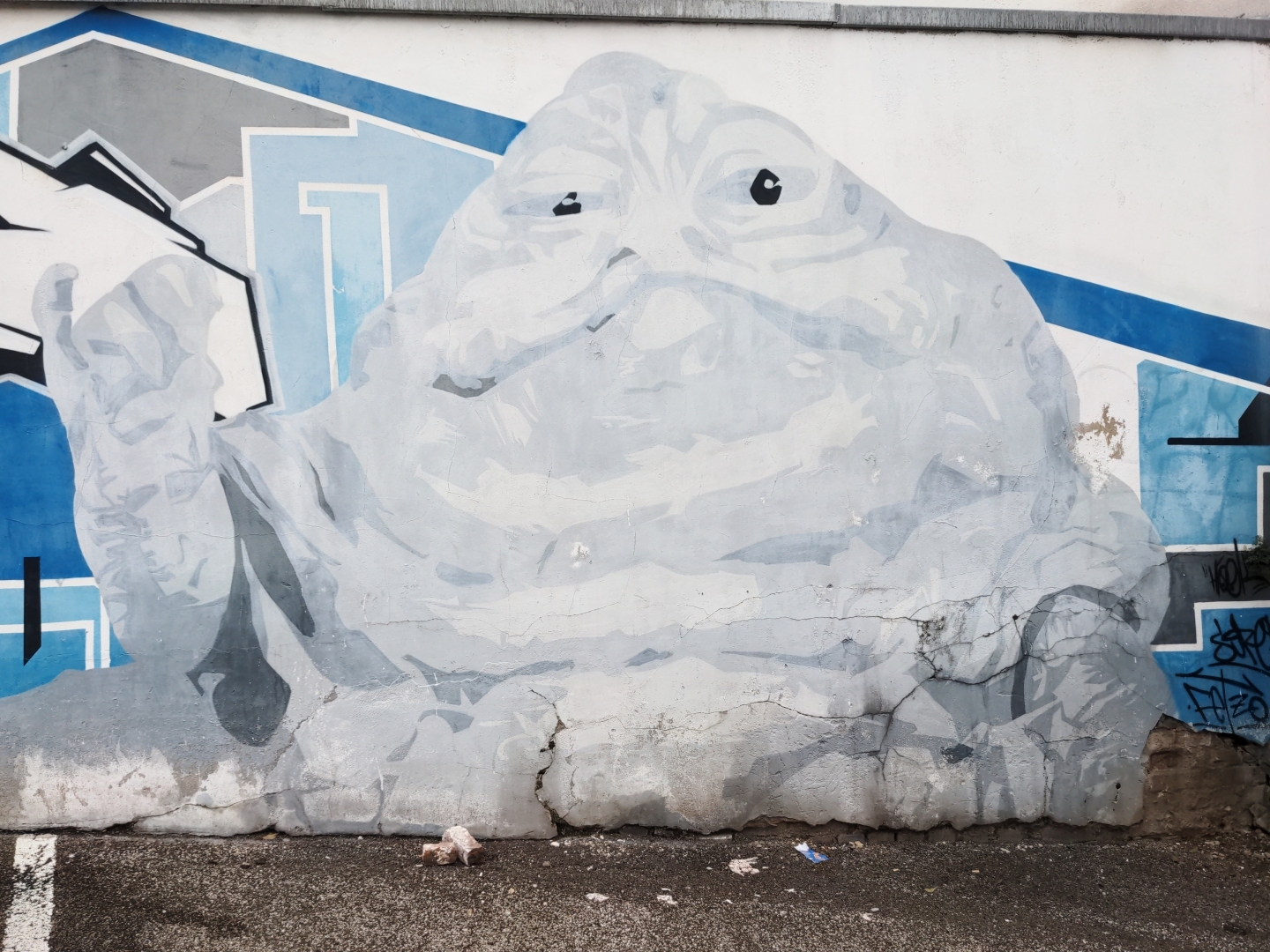 Jabba zeigt den Klenkes.